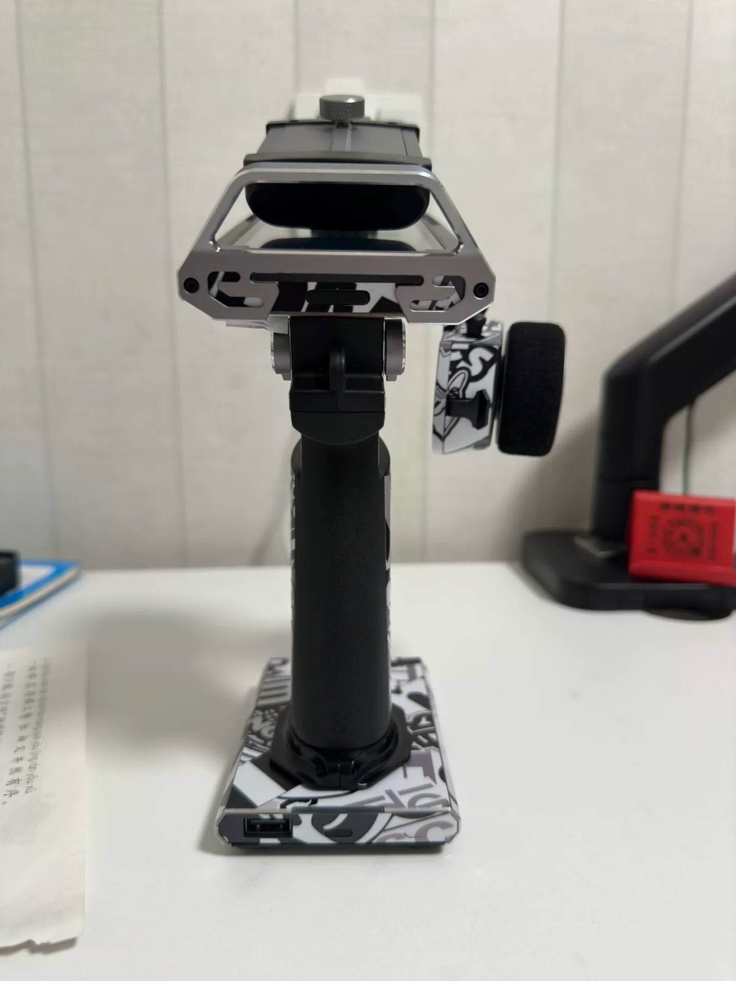 Soar Flysky NB4 Pro schwarz-weißer Graffiti-Skin-Radioaufkleber