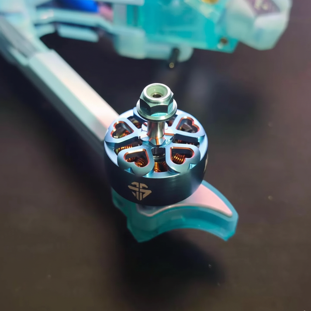 无人机机臂和电机细节特写 - 高清产品图